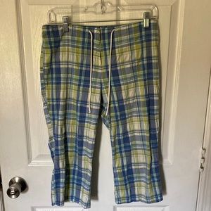 Womens Capris by Outlooks